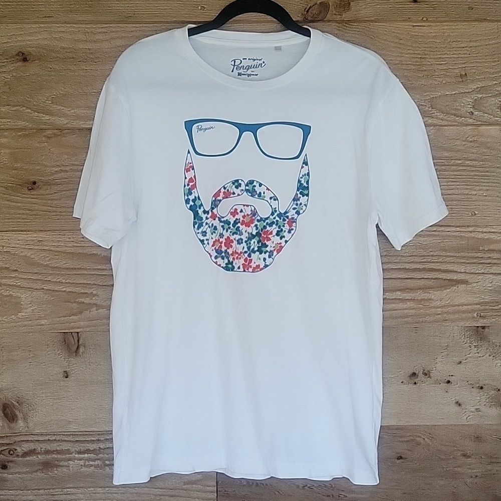 Penguin By Munsingwear Size Medium White Short Sleeve T-shirt with Flower Beard